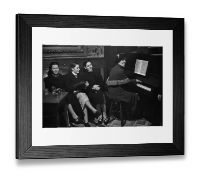 Framed Print : Tiger Bay Pub Framed Print : Tiger Bay Pub