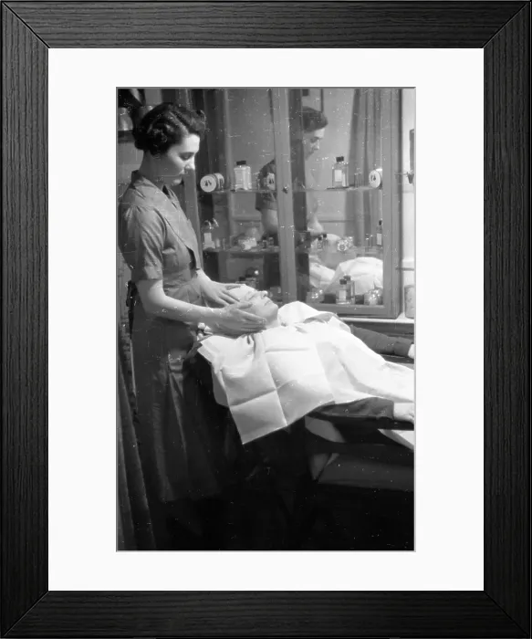 Framed Print : Beauty Salon Framed Print : Beauty Salon