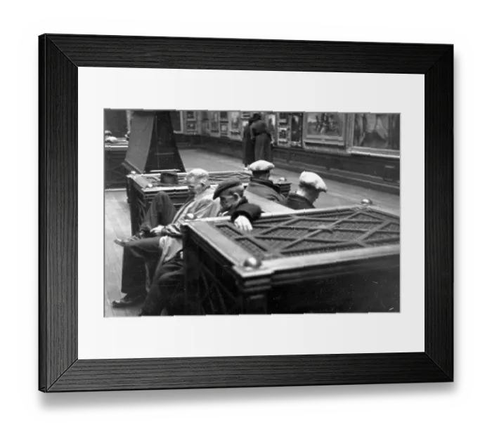 Framed Print : In Art Gallery Framed Print : In Art Gallery