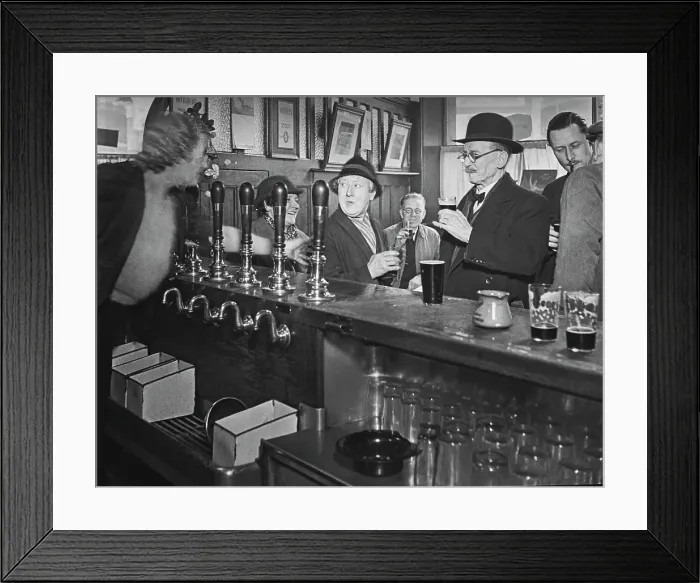 Framed Print : Bar At The Crooked Billet