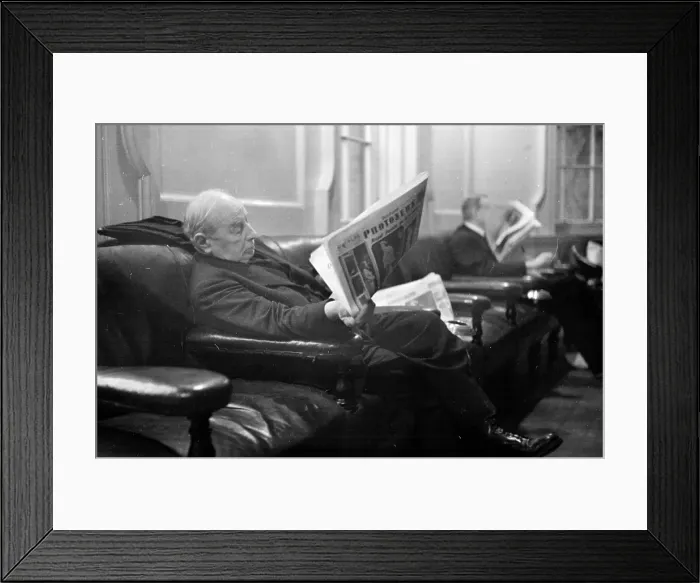 Framed Print : Oxford Union Lounge Framed Print : Oxford Union Lounge