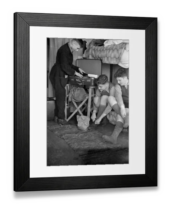 Framed Print : Settling In Framed Print : Settling In
