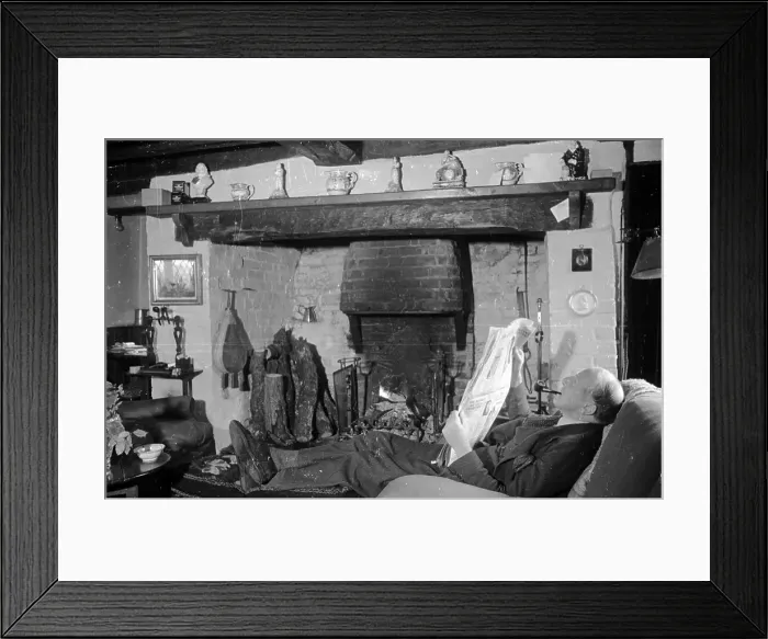 Framed Print : Country Cottage Framed Print : Country Cottage
