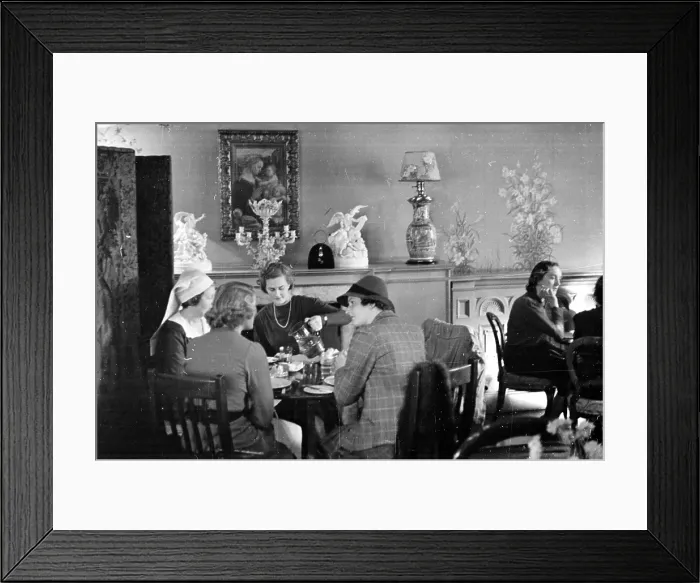 Framed Print : Lunchtime. 10th December 1938: Lunch is prepared by those girls studying Framed Print : Lunchtime. 10th December 1938: Lunch is prepared by those girls studying