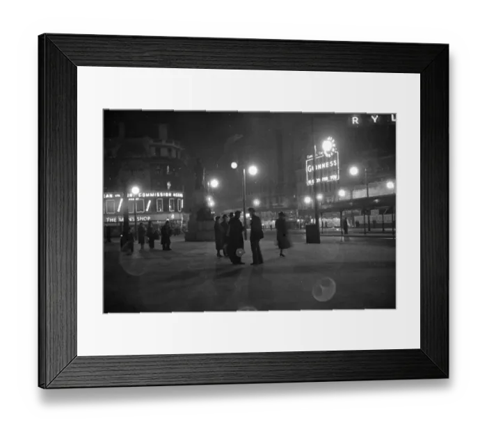 Framed Print : Piccadilly At Night Framed Print : Piccadilly At Night