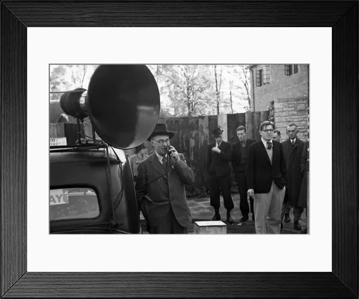 Framed Print : Lindsay Speaks Framed Print : Lindsay Speaks