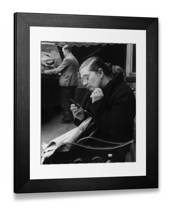 Framed Print : How Do I Look ? Framed Print : How Do I Look ?
