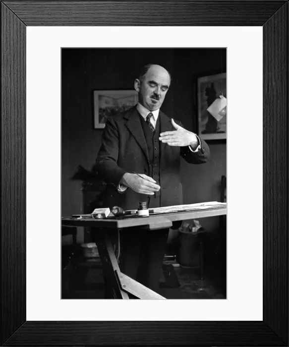 Framed Print : David Low. 22nd October 1938: The British political cartoonist David (Alexander Cecil) Framed Print : David Low. 22nd October 1938: The British political cartoonist David (Alexander Cecil)