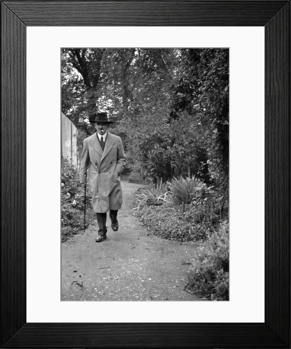 Framed Print : David Low. 22nd October 1938: British political cartoonist David (Alexander Cecil) Framed Print : David Low. 22nd October 1938: British political cartoonist David (Alexander Cecil)