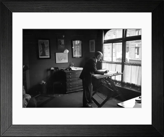 Framed Print : David Low. 22nd October 1938: British political cartoonist David (Alexander Cecil) Framed Print : David Low. 22nd October 1938: British political cartoonist David (Alexander Cecil)