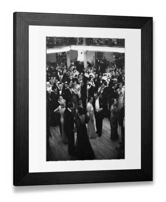 Framed Print : Dancers. 8th October 1938: Dancers at a London restaurant Framed Print : Dancers. 8th October 1938: Dancers at a London restaurant