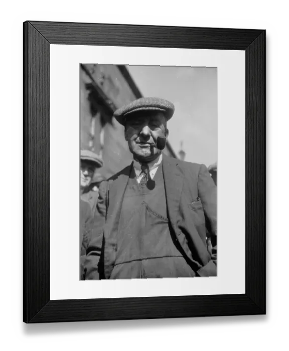 Framed Print : Joiner. 1st October 1938: Scottish joiner George Parker who worked on the