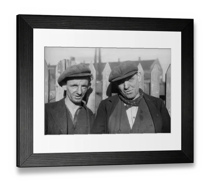 Framed Print : Shipbuilders