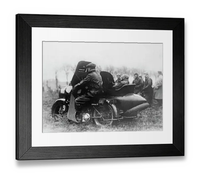 Framed Print : First World War - French Military Motorcycle & Sidecar Framed Print : First World War - French Military Motorcycle & Sidecar