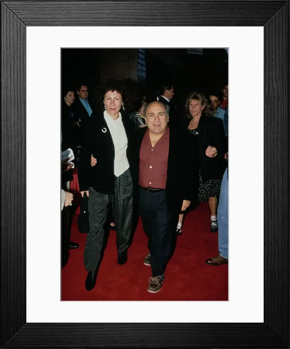 Framed Print : Rhea Perlman and Danny DeVito
