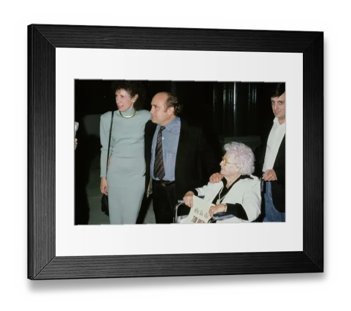 Framed Print : Rhea Perlman & Danny DeVito Framed Print : Rhea Perlman & Danny DeVito