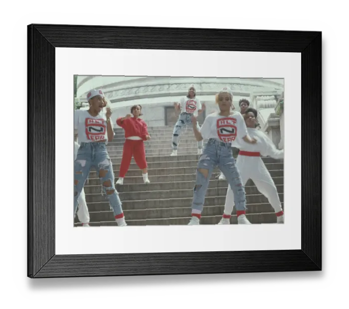 Framed Print : Shake Your Thang Framed Print : Shake Your Thang