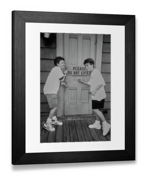 Framed Print : David Faustino & Andre Gower Framed Print : David Faustino & Andre Gower