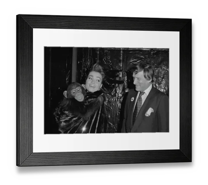 Framed Print : Hugh Hefner And Carrie Leigh Framed Print : Hugh Hefner And Carrie Leigh