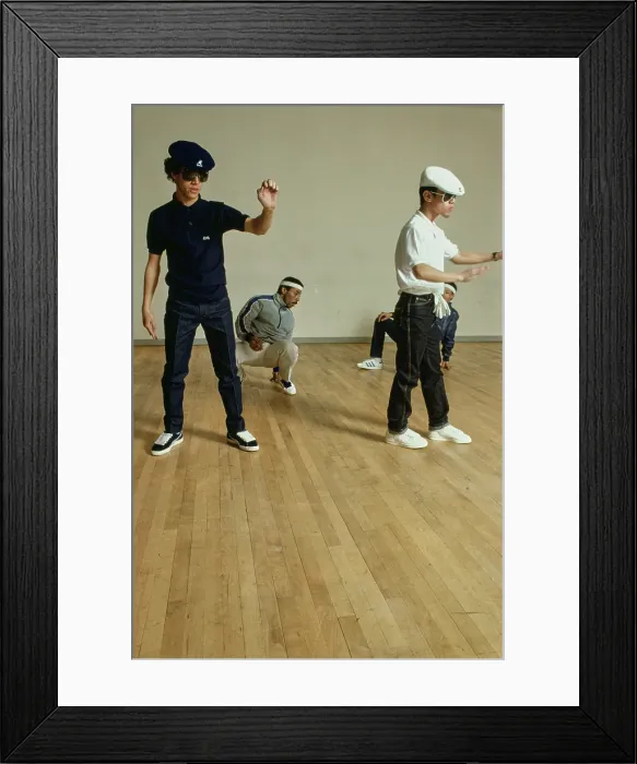Framed Print : Breakdancing NY