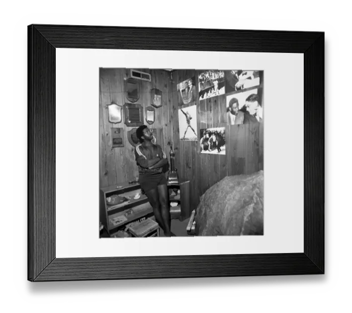 Framed Print : Kashif Portrait Session At Home In Connecticut
