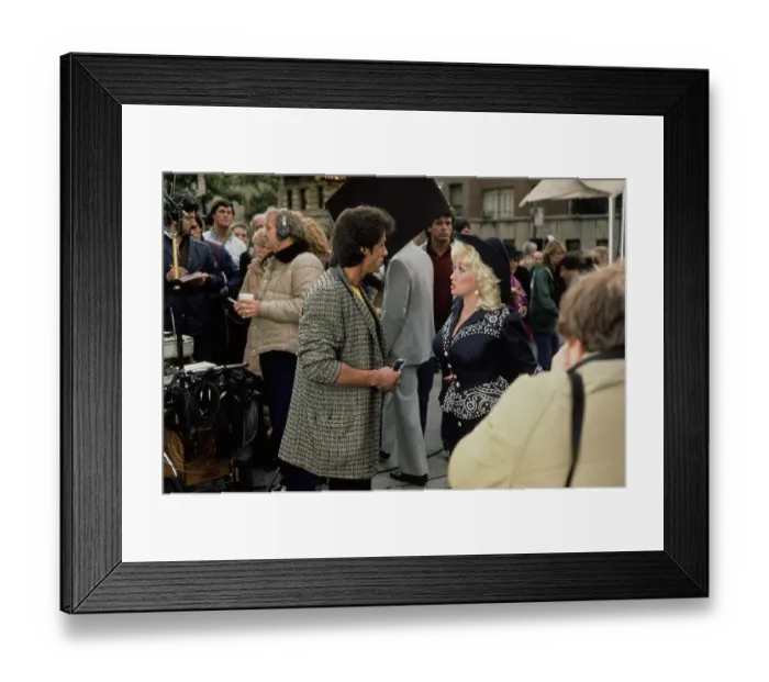 Framed Print : Sylvester Stallone And Dolly Parton Filming Rhinestone Framed Print : Sylvester Stallone And Dolly Parton Filming Rhinestone