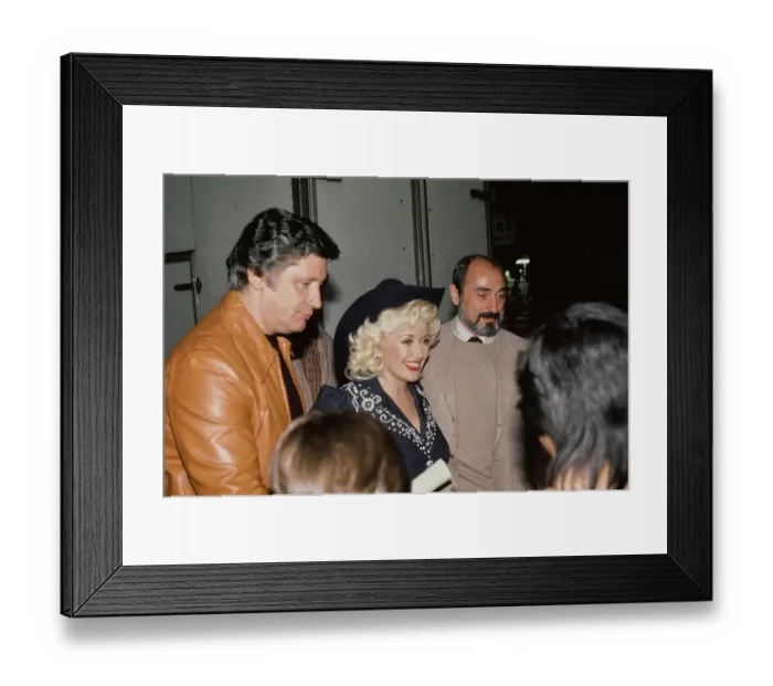 Framed Print : Dolly Parton During Rhinestone Filming Framed Print : Dolly Parton During Rhinestone Filming