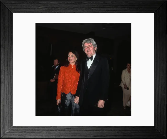 Framed Print : Marlo Thomas & Phil Donahue Framed Print : Marlo Thomas & Phil Donahue
