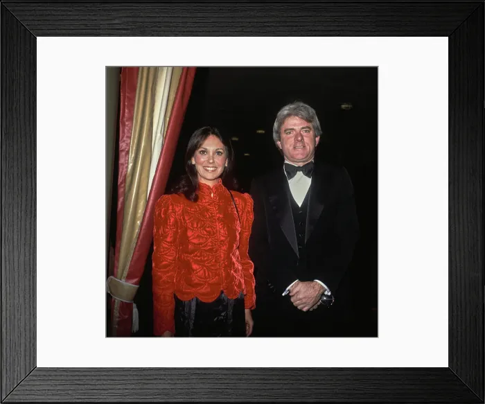 Framed Print : Marlo Thomas & Phil Donahue