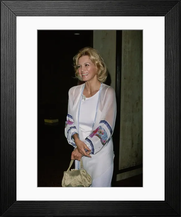 Framed Print : Angie Dickinson Framed Print : Angie Dickinson