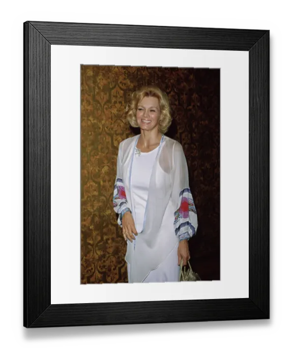 Framed Print : Angie Dickinson Framed Print : Angie Dickinson