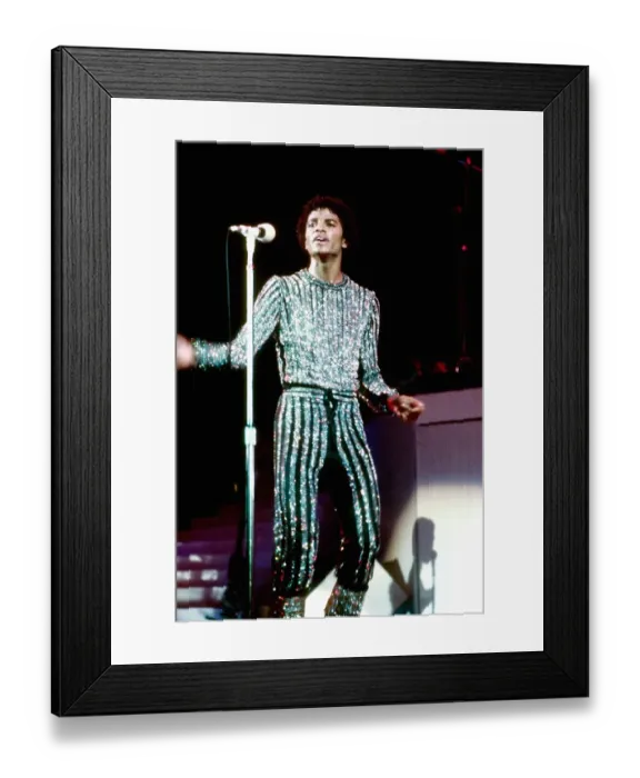 Framed Print : King Of Pop Performing In LA Framed Print : King Of Pop Performing In LA
