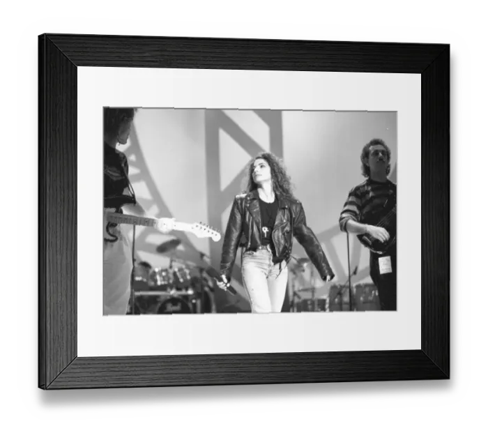 Framed Print : Photo of Gloria Estefan Framed Print : Photo of Gloria Estefan