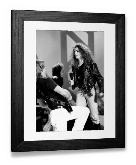 Framed Print : Photo of Gloria Estefan Framed Print : Photo of Gloria Estefan
