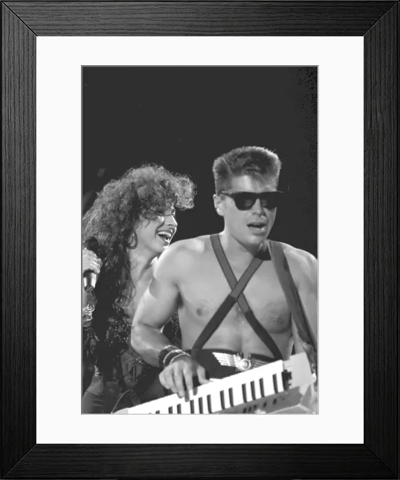 Framed Print : Photo of Gloria Estefan Framed Print : Photo of Gloria Estefan