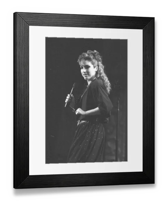 Framed Print : Photo of Gloria Estefan Framed Print : Photo of Gloria Estefan