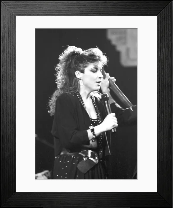 Framed Print : Photo of Gloria Estefan Framed Print : Photo of Gloria Estefan