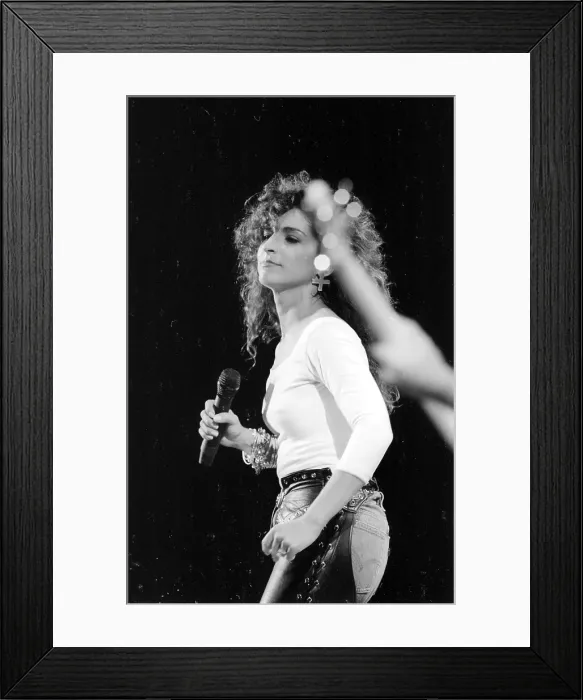 Framed Print : Photo of Gloria Estefan Framed Print : Photo of Gloria Estefan