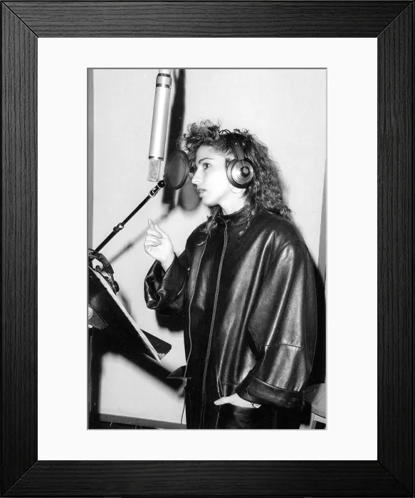 Framed Print : Photo of Gloria Estefan Framed Print : Photo of Gloria Estefan