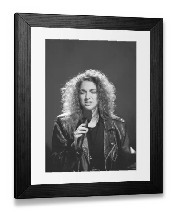 Framed Print : Photo of Gloria Estefan Framed Print : Photo of Gloria Estefan