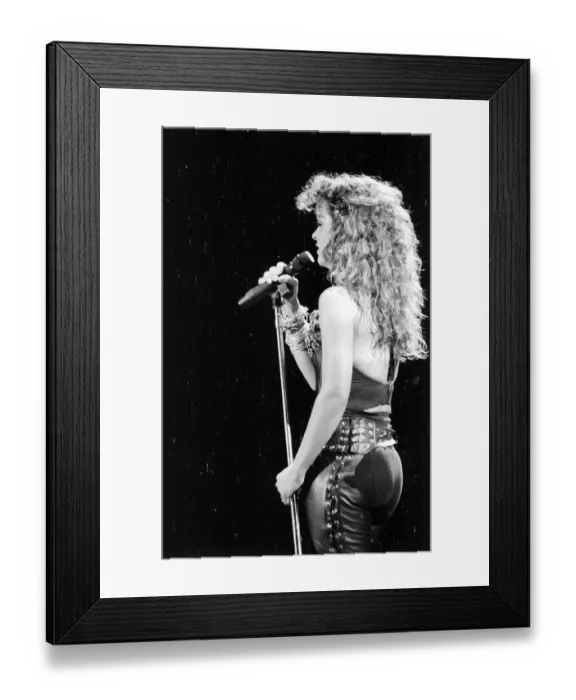 Framed Print : Photo of Gloria Estefan Framed Print : Photo of Gloria Estefan