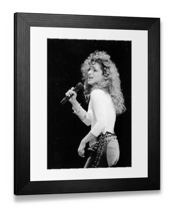 Framed Print : Photo of Gloria Estefan Framed Print : Photo of Gloria Estefan