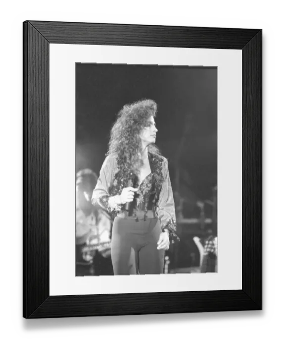 Framed Print : Photo of Gloria Estefan Framed Print : Photo of Gloria Estefan