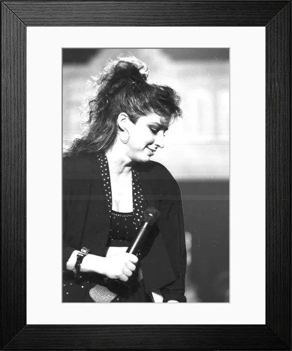 Framed Print : Photo of Gloria Estefan Framed Print : Photo of Gloria Estefan