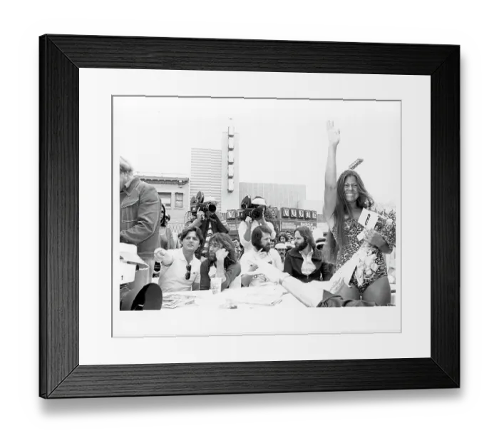 Framed Print : Beach Boys Sign Autographs Framed Print : Beach Boys Sign Autographs