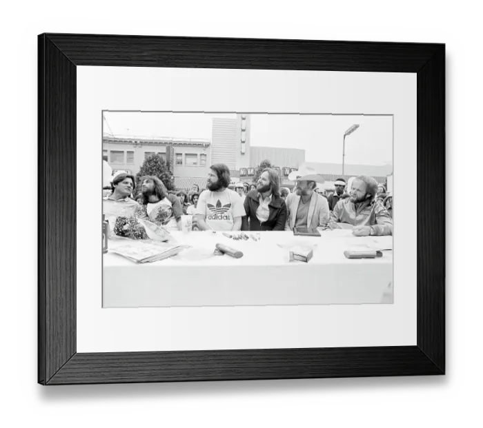 Framed Print : Beach Boys Sign Autographs Framed Print : Beach Boys Sign Autographs