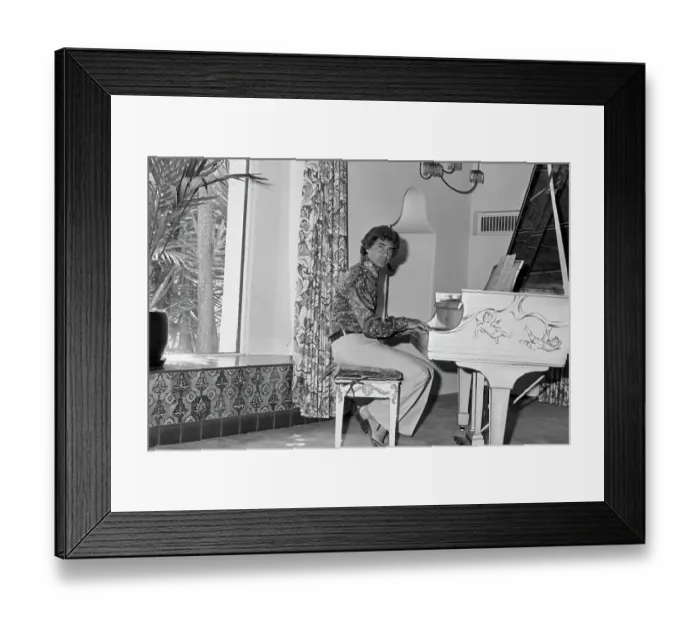 Framed Print : At Home With Humperdinck