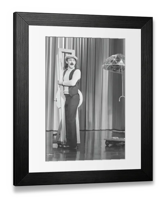 Framed Print : Gallagher Performs On The Tonight Show