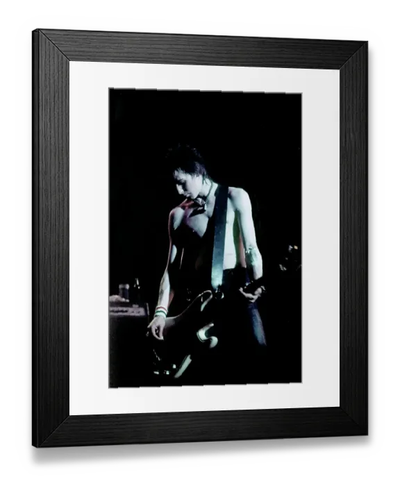 Framed Print : Sid Vicious Performs At The Sex Pistols Last Concert Framed Print : Sid Vicious Performs At The Sex Pistols Last Concert
