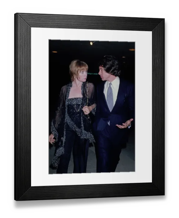 Framed Print : Shirley MacLaine & Warren Beatty